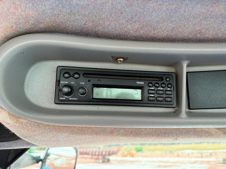 new-holland-ts115a-image-58