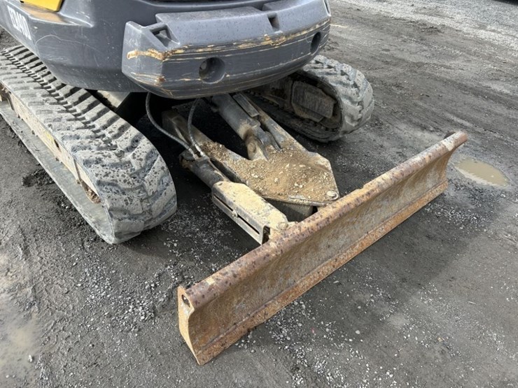 2019-volvo-ecr40d-image-19