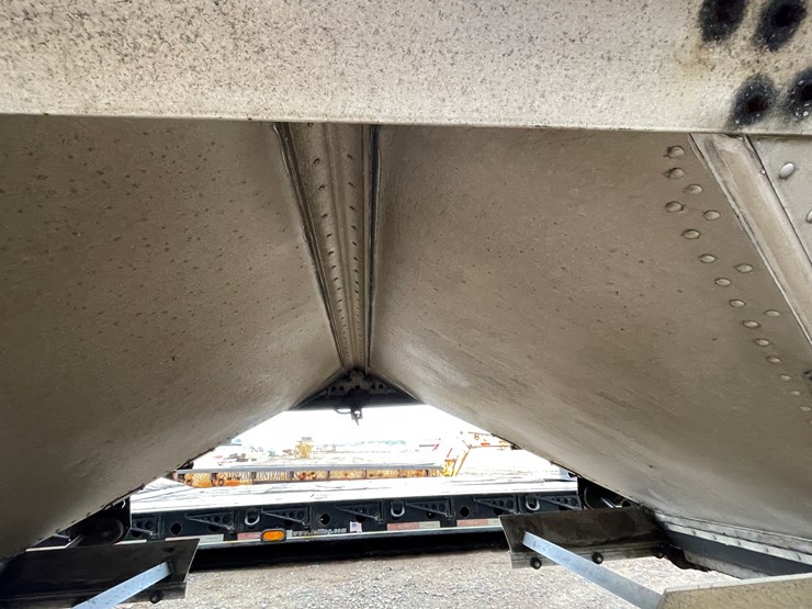 #1032-•-2011-timpte-inc.-grain-trailer-(has-mn-salvage-title)-image-30