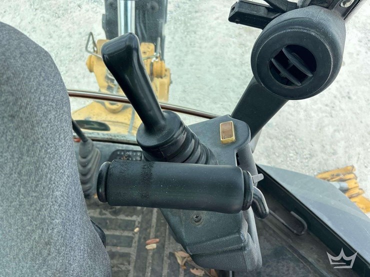 2015-deere-710k-image-16