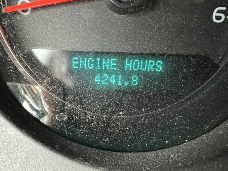 2012-chevrolet-tahoe-image-32