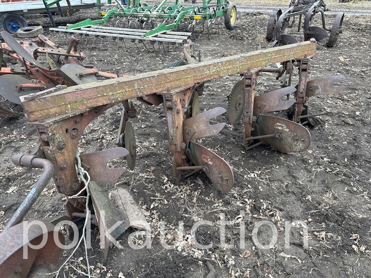 fast-hitch-3-bottom-plow---14"-(hess)-image-5