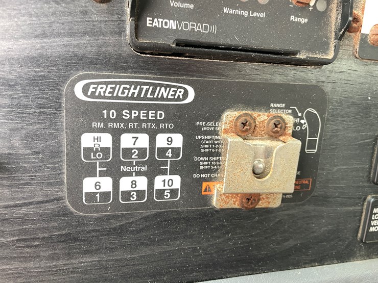 #1038-•-2005-freightliner-grain-truck-(has-mn-title)-image-51