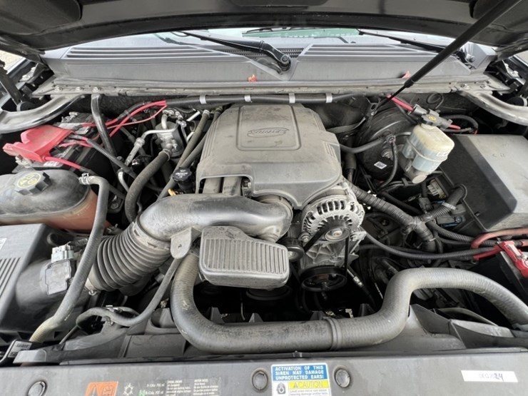 2012-chevrolet-tahoe-image-13