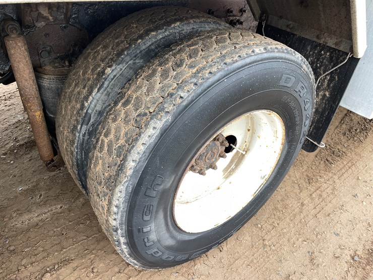 #1037-•-2009-international-navistar-fuel-truck-(has-mn-title)-image-47