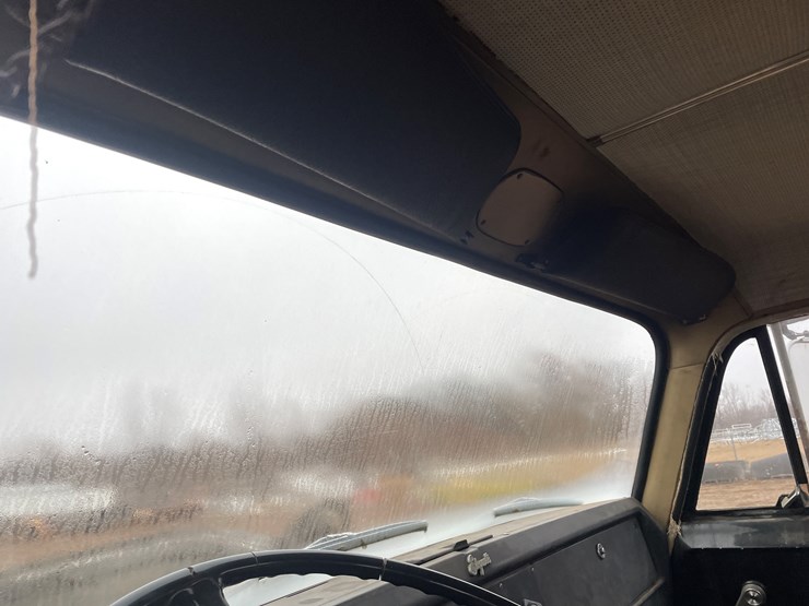 1975-international-fleetstar-2050a-image-48