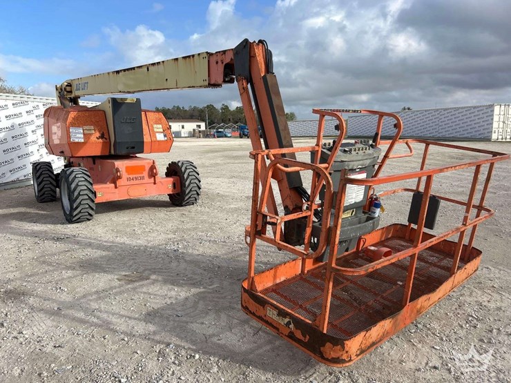 2016-jlg-800aj-image-3
