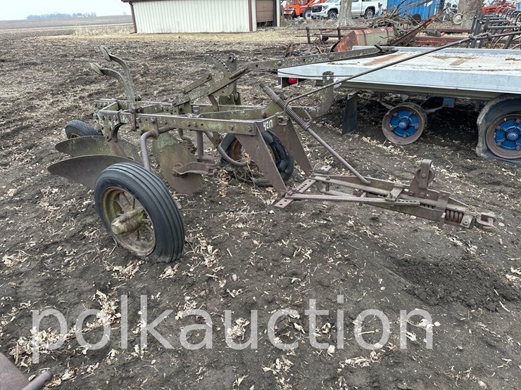 2-bottom-pull-type-plow---15"-image-2