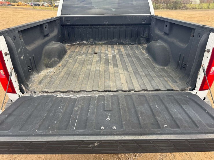 2011-chevrolet-silverado-1500-lt-image-18