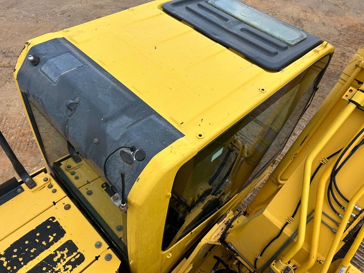 2015-komatsu-pc210-lc-10-image-45