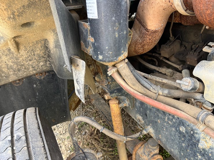 1999-mack-ch613-image-34