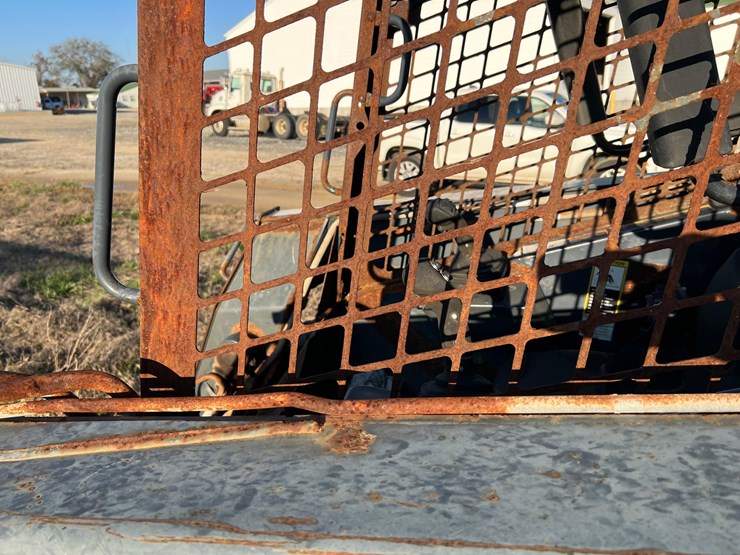 2012-deere-328e-image-47