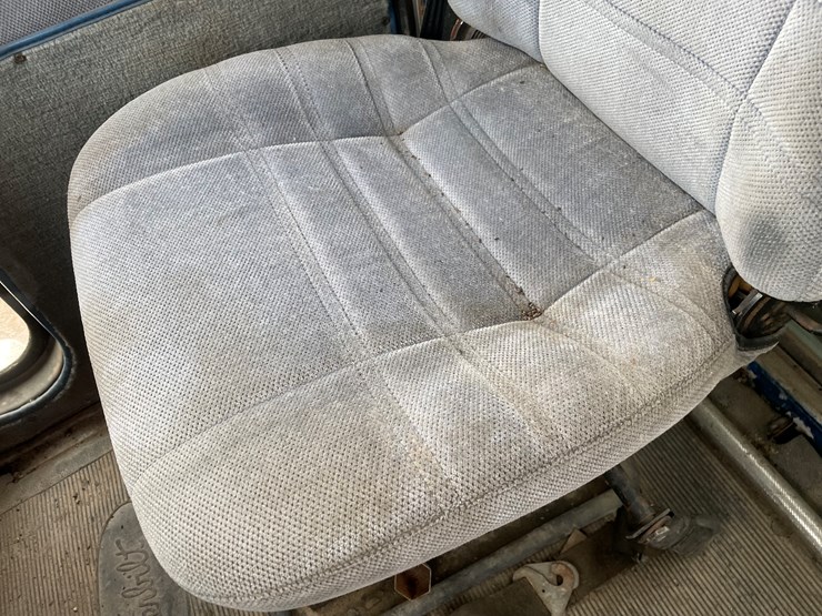 #1041-•-1989-peterbilt-flatbed-truck-tractor-(has-mn-title)-image-48