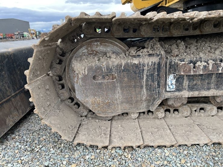 2021-deere-135g-image-37