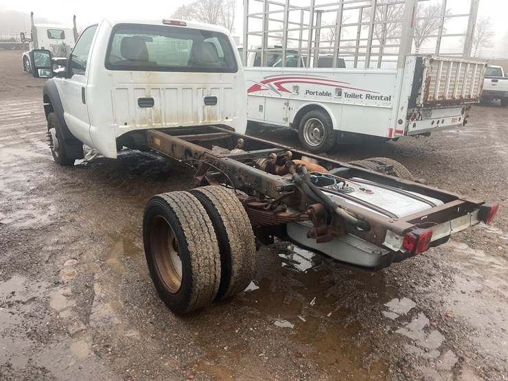 2013-ford-f550-image-2