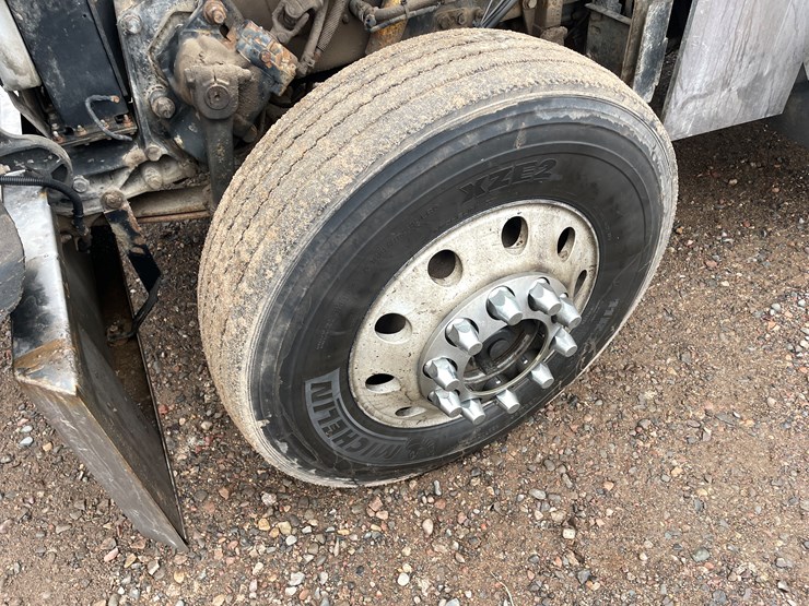 2007-peterbilt-379-image-26