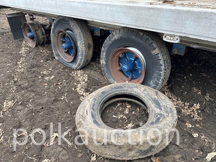triple-axle-aluminum-trailer---90"-x-21.5'-(no-title)-(hess)-image-4