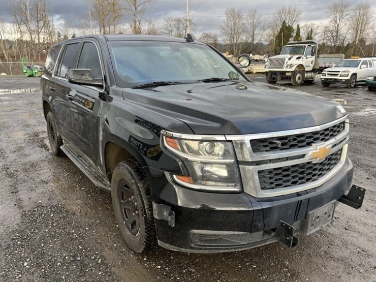 2018-chevrolet-tahoe-image-2