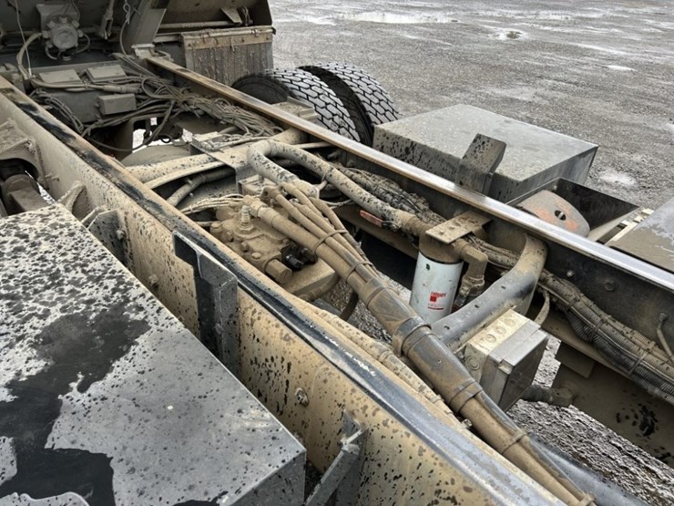 2013-international-7500-s/a-dump-truck-image-30