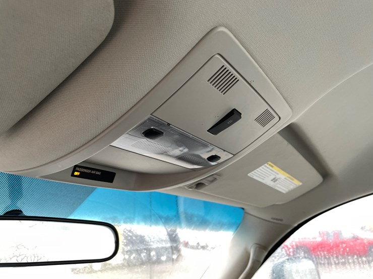 #1476-•-2012-chevy-silverado-pickup-truck-(has-mn-title)-image-34