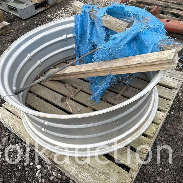 (1) NEW 38" RIM (WF)