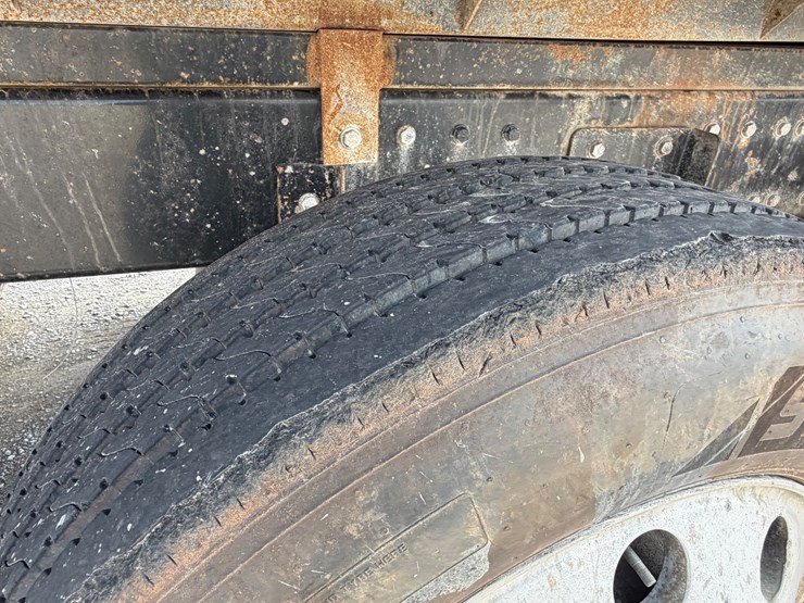 2004-peterbilt-379-image-20