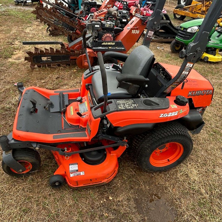 KUBOTA ZG222