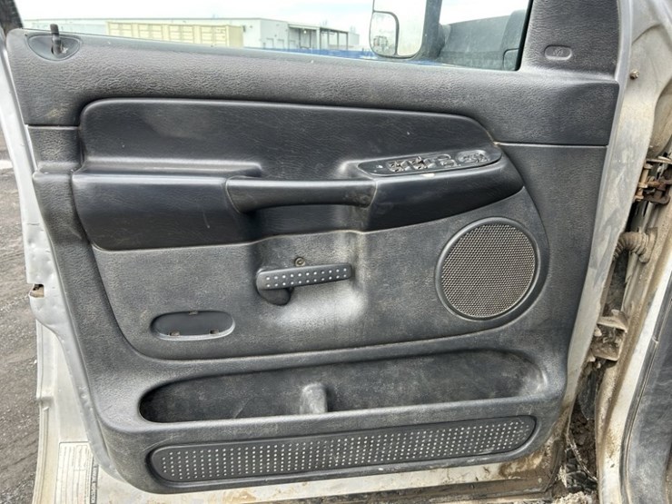 2005-dodge-ram-2500-image-19