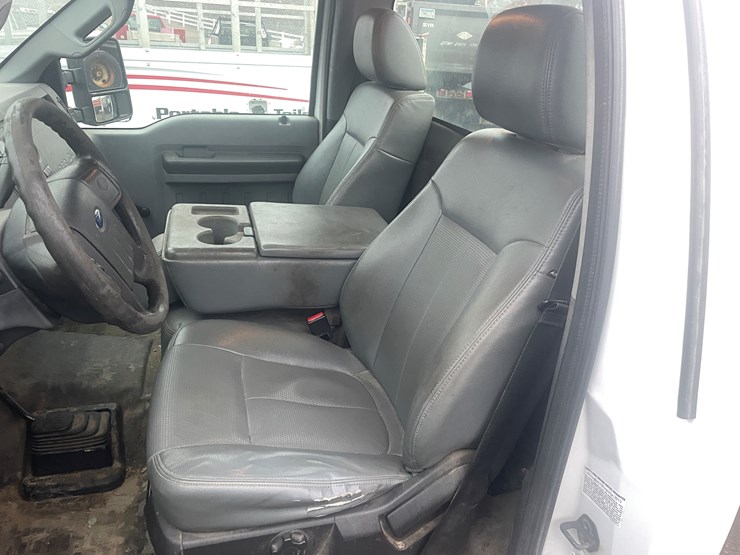 2013-ford-f550-image-27