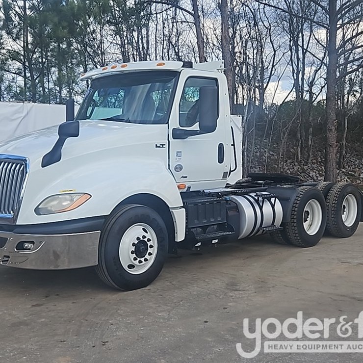 2018 INTERNATIONAL LT