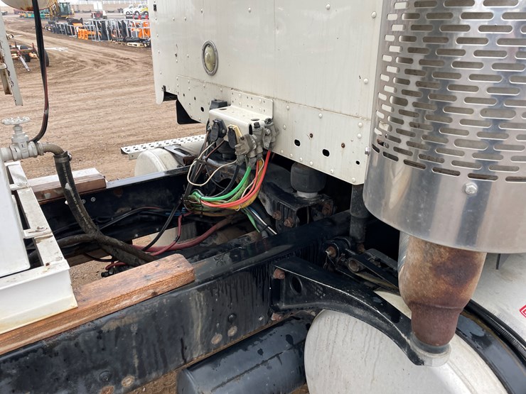 #1038-•-2005-freightliner-grain-truck-(has-mn-title)-image-41