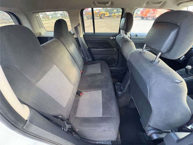 2016-jeep-patriot-sport-image-20