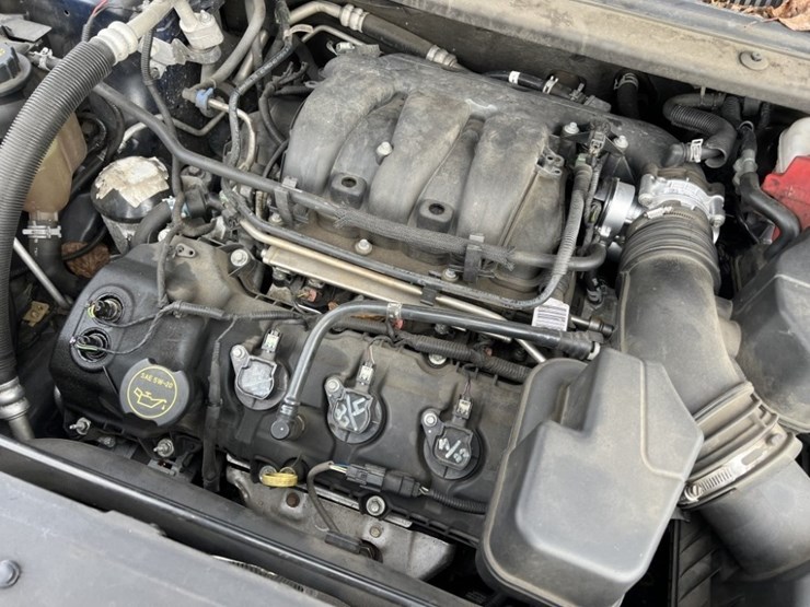 2017-ford-explorer-image-12