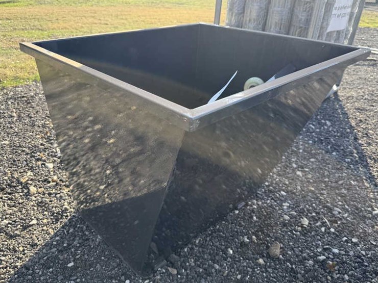 #107-•-mobile-self-loading-dumping-hoppers-image-1