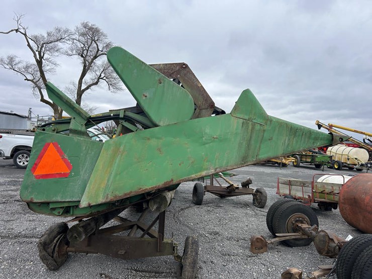 john-deere-220-image-17