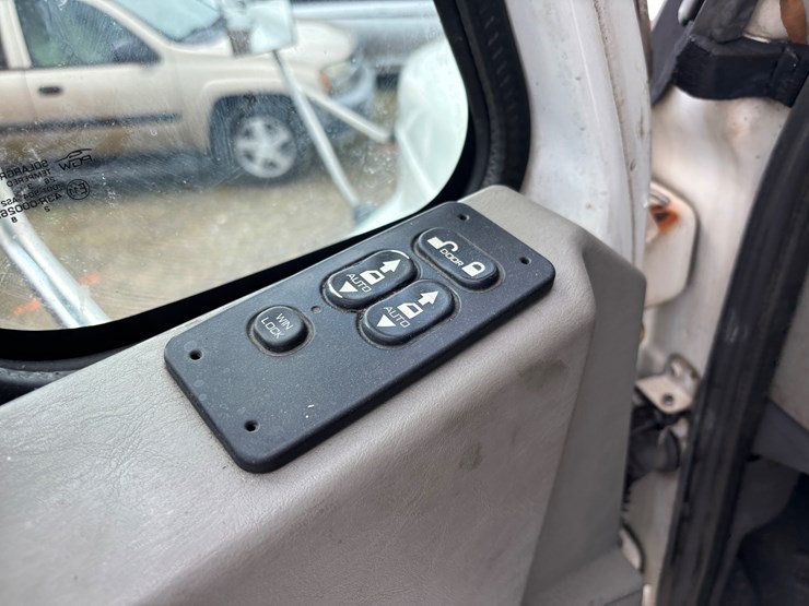 international-prostar-image-21