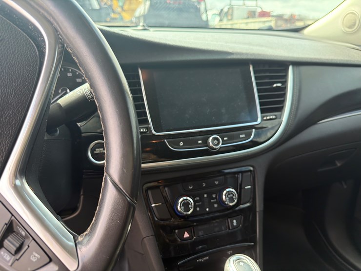 2019-buick-encore-image-18