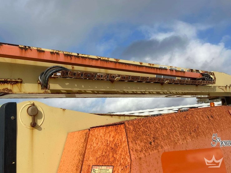 2016-jlg-800aj-image-11