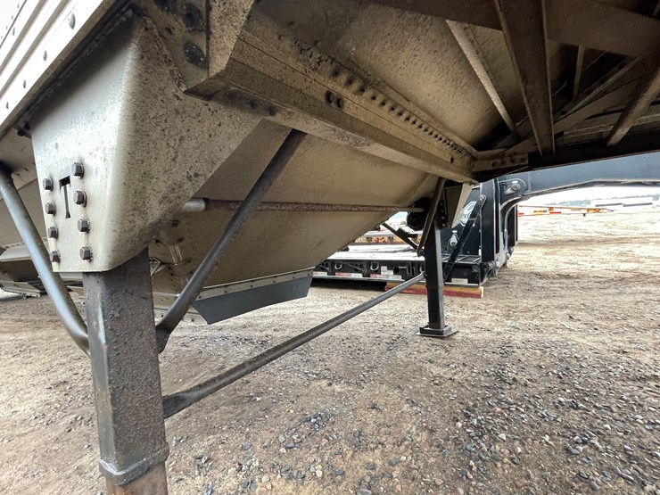 #1032-•-2011-timpte-inc.-grain-trailer-(has-mn-salvage-title)-image-33