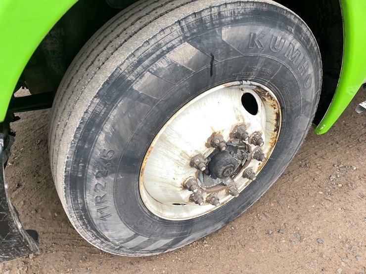 #1482-•-2009-freightliner-truck-tractor-(has-mn-title)-image-6