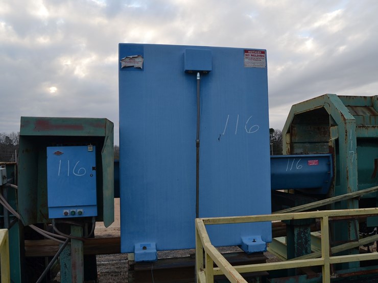 mdi-model-twa-2000-heavy-duty-whole-tree-metal-detector-w/-fiber-glass-section-w/-control-w/-steel-support-image-4