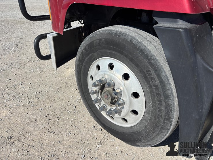 2001-mack-ch613-image-9