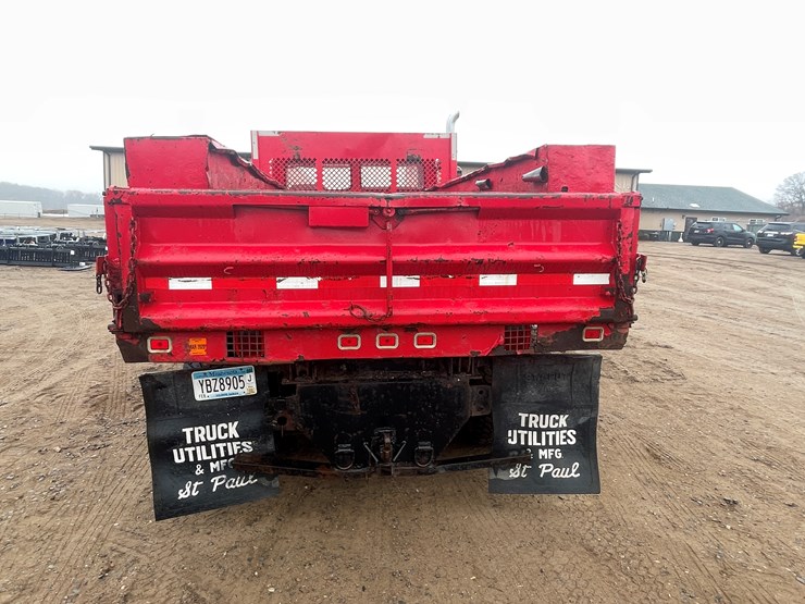 2000-freightliner-fl60-image-4