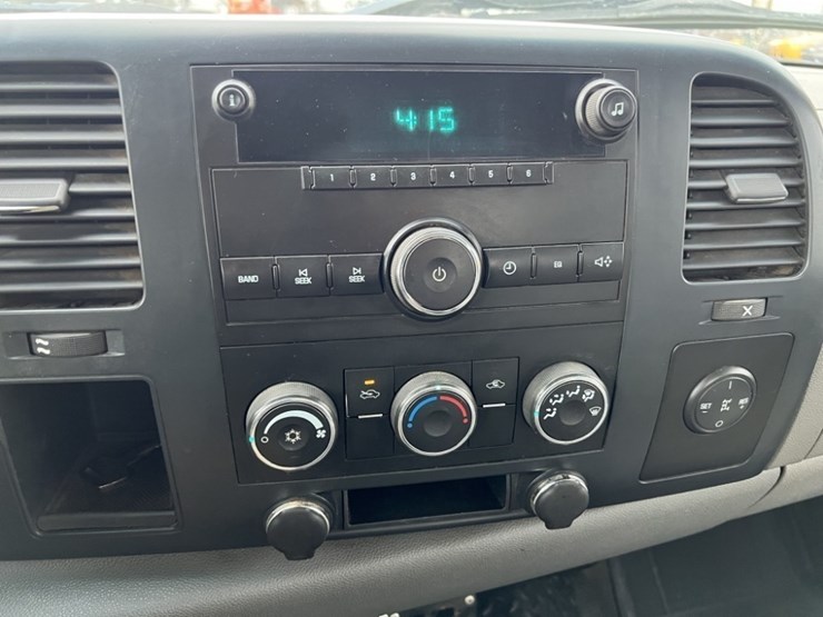 2008-gmc-sierra-3500-image-26