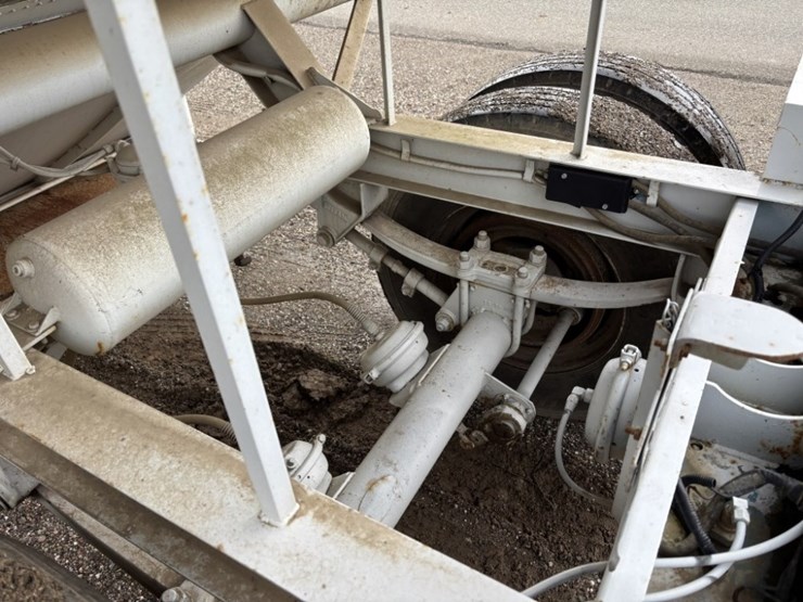 1974-titan-trailer-image-17