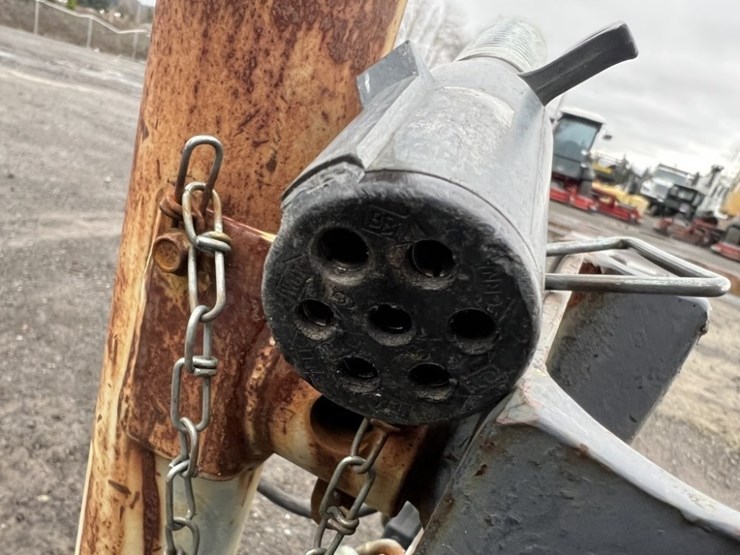 2012-mci-14'-t/a-equipment-trailer-image-13