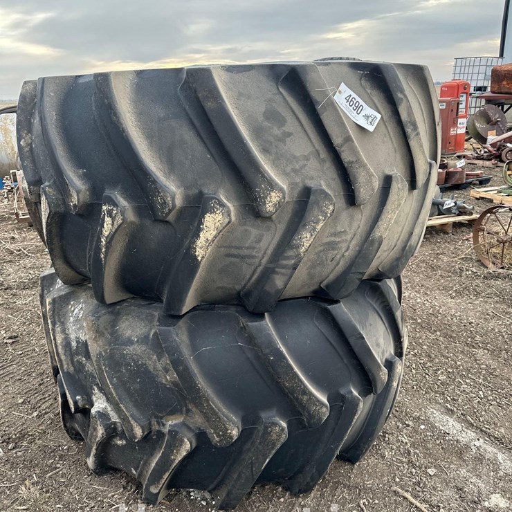 (2) FIRESTONE 30.5-32 TIRES (WF)