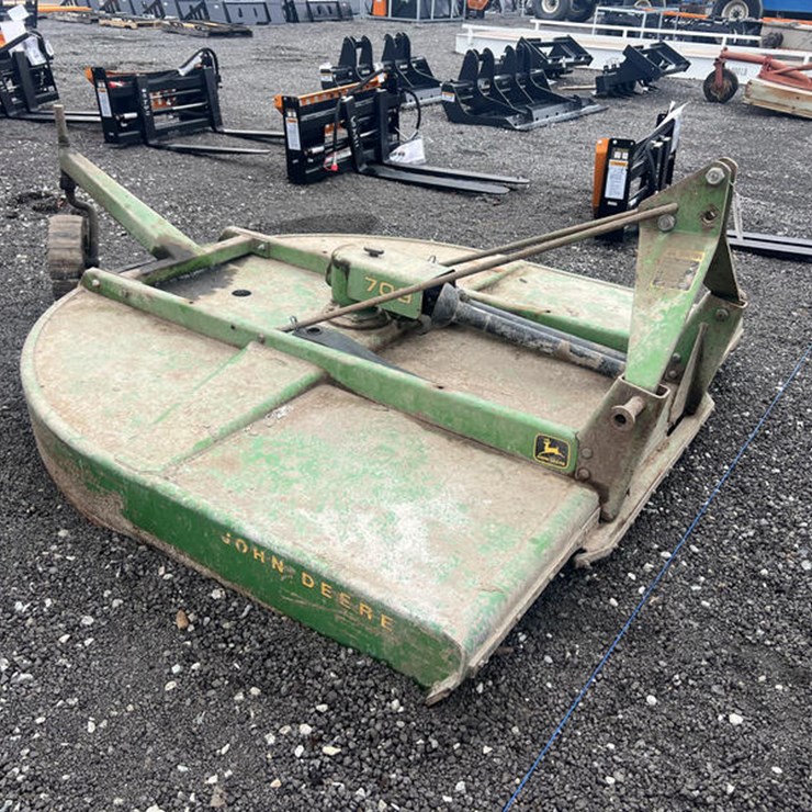 JOHN DEERE 709