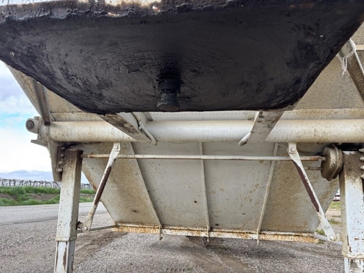 1974-titan-trailer-image-14