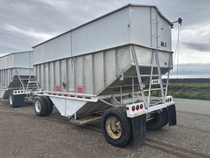 1974-titan-trailer-image-3